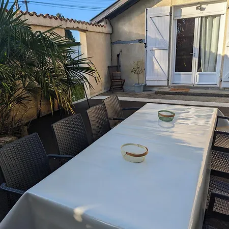 10 Pers Avec Piscine, Jacuzzi Jardin Casa de Férias *
