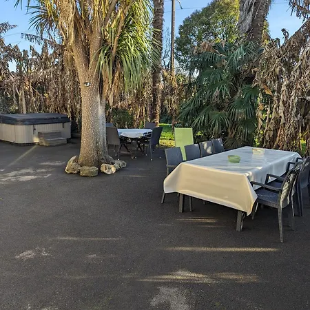 10 Pers Avec Piscine, Jacuzzi Jardin Casa de Férias *