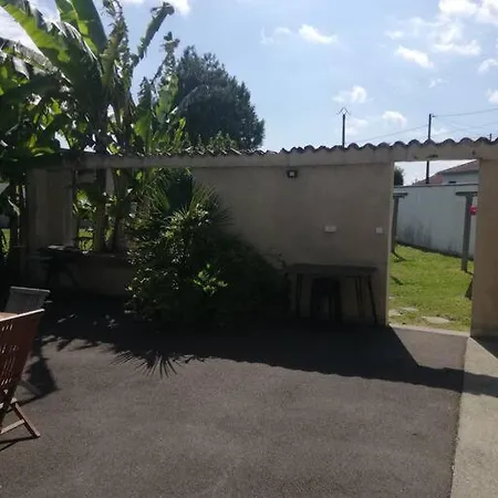 Casa de Férias 10 Pers Avec Piscine, Jacuzzi Jardin Belus
