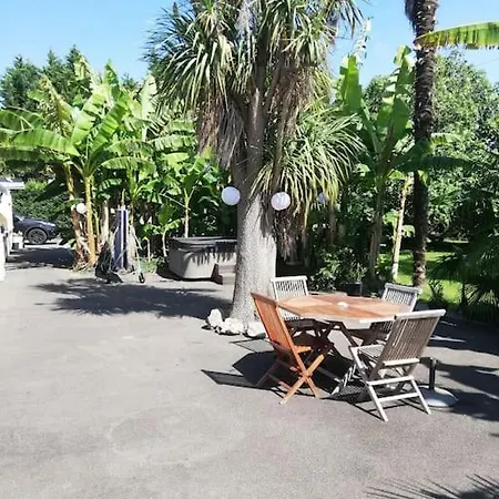 Casa de Férias 10 Pers Avec Piscine, Jacuzzi Jardin