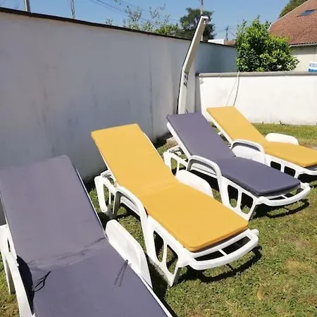 10 Pers Avec Piscine, Jacuzzi Jardin *