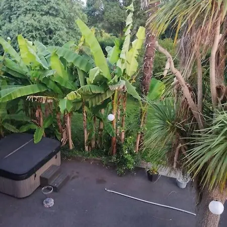 Casa de Férias 10 Pers Avec Piscine, Jacuzzi Jardin