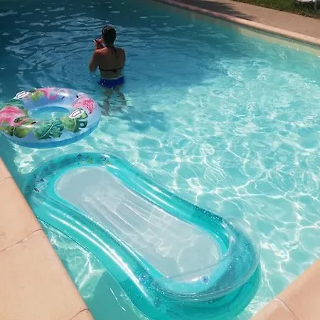 Casa de Férias 10 Pers Avec Piscine, Jacuzzi Jardin *