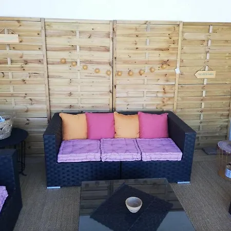 10 Pers Avec Piscine, Jacuzzi Jardin Holiday home